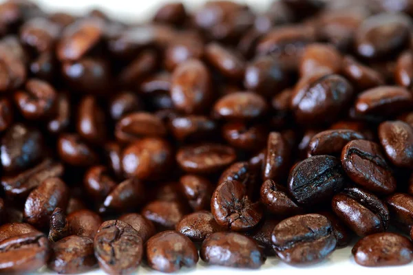 Kavrulmuş Çikolatalı Kahve Çekirdekleri Yakın Çekim Arkaplanı — Stok fotoğraf
