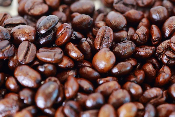 Pražená Čokoládová Kávová Zrnka Pozadí Detailního Záběru — Stock fotografie