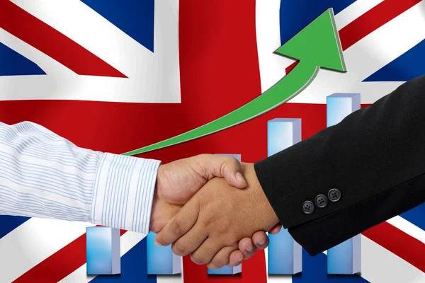 Kézfogás Vagy Szerződés Egyesült Királyság Lobogója Alatt Háttérként — Stock Fotó