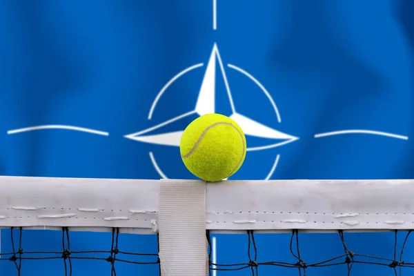 Tennis Boll Nätet Flagga Bakgrund — Stockfoto