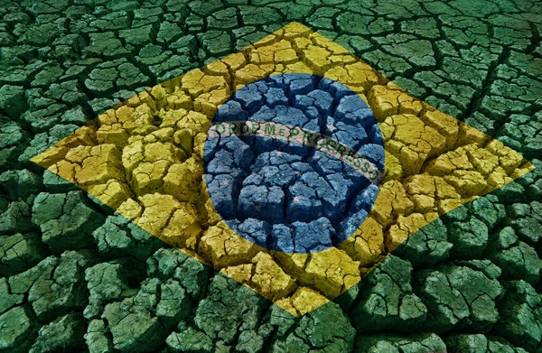 Bandeira Brasil Fundo Terra Rachada — Fotografia de Stock