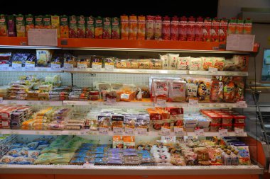 BANGKOK - 22 Mayıs 2016 Makro süpermarketten alışveriş yapan Makro, Hollanda 'da kurulmuş bir Depo kulübü zinciri.