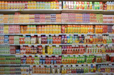 BANGKOK - 22 Mayıs 2016 Makro süpermarketten alışveriş yapan Makro, Hollanda 'da kurulmuş bir Depo kulübü zinciri.