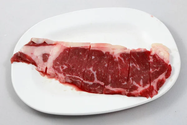 Sepotong Daging Mentah Segar Dan Foto Tenda Putih — Stok Foto