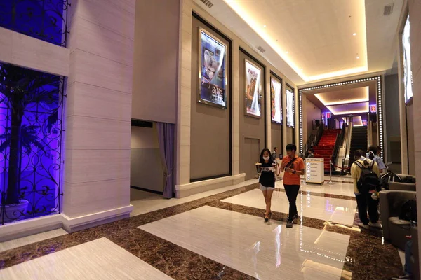 Korat Tajlandia Grudnia 2016 Niezidentyfikowani Uczestnicy Teatru Intensywnie Razem Terminalu — Zdjęcie stockowe