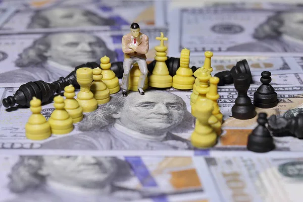 Close Shot Businessman Model Conceptual Chess Game One Hundred Dollars — Stock Photo, Image