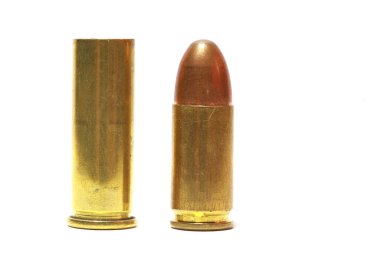 beyaz arkaplanda izole edilmiş mermiler