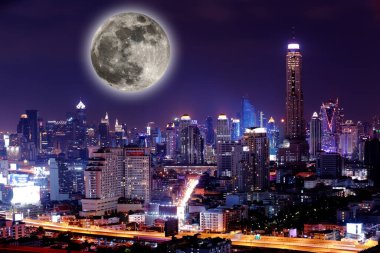 Dolunaylı gece Manzara Şehri.