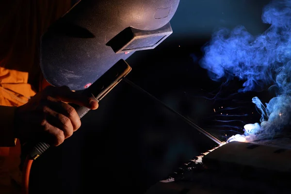 Close Welder Working Workshop — Stock Photo, Image