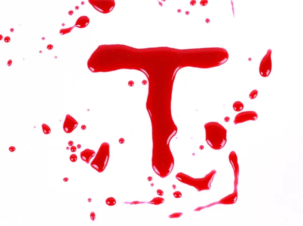 白い背景の上に血のプリントT字 — ストック写真