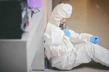 Hastalık kontrol uzmanları, Corona virüsü 2019-nCoV pnömoni salgını kontrolü için umutsuzluğa kapıldılar..