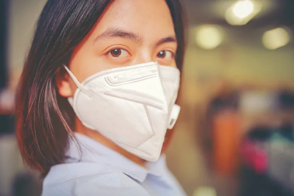 Портрет Женщины Молодой Бизнес Носить Маску Предотвратить Микробов Пыль — стоковое фото