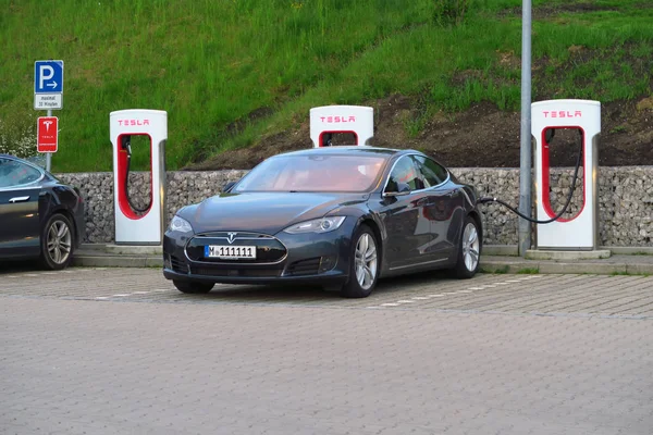 Tesla electric car recharge in Innsbruck, Austria — Stock Photo, Image
