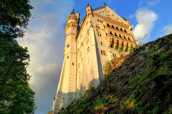 Slottet Neuschwanstein underifrån — Stockfoto