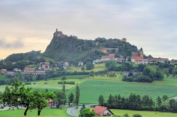 Riegersburg kale üzerinde Riegersburg kasabanın Styria, Aust — Stok fotoğraf