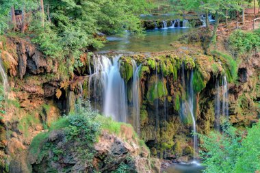 şelale içinde rastoke, Hırvatistan.