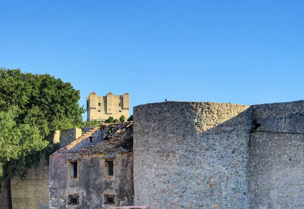 セニ、クロアチアの城壁や塔 — ストック写真