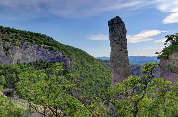 Скальная башня в каньоне Вела Драга, Национальный парк Учка, Хорватия
