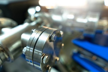 Yakın plan, aksesuarlar ve senkrotronun parçaları.