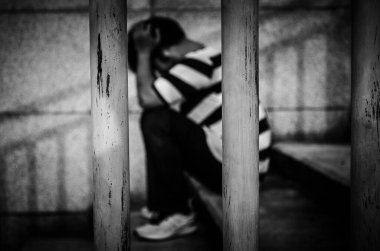 Asyalı erkek mahkum                          