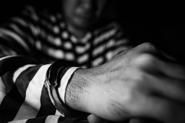 Yakalanmış terörist mahkumlar, bu çok stresli.