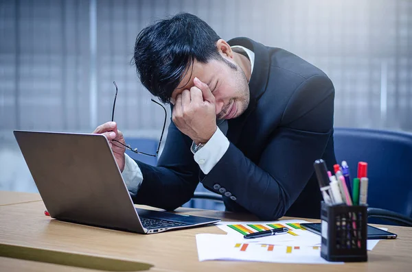 Ung Asiatisk Affärsman Svart Klänning Och Vit Skjorta Arbetet Kontoret — Stockfoto