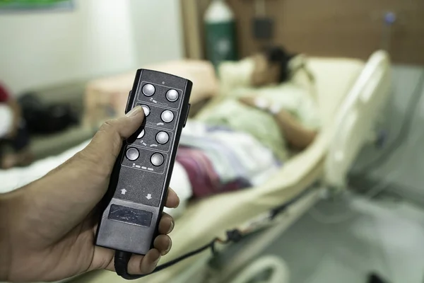 Hastanelerdeki hasta yatakları için uzaktan kumanda