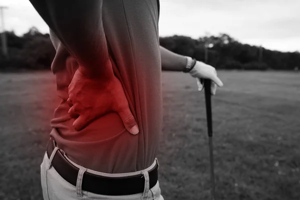 Golfista Mão Segurando Vara Outra Mão Parte Trás Dores Nas — Fotografia de Stock