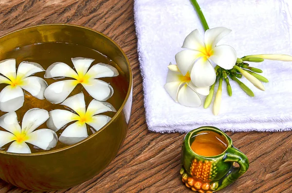 Weichen Fokus Plumeria Blumen Auf Altem Holz Hintergrund — Stockfoto