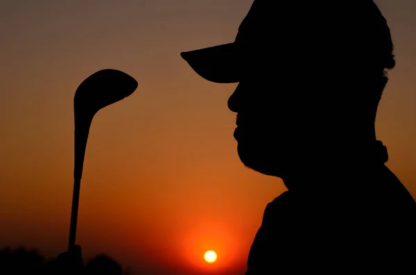 Silhouette Eines Golfers Bei Sonnenuntergang — Stockfoto