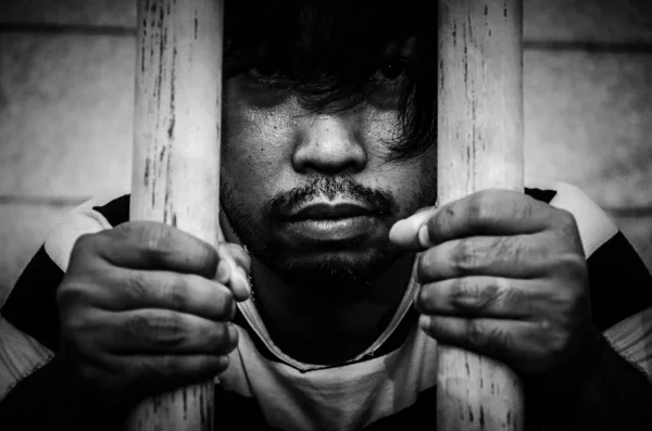 Presos Masculinos Asiáticos Deprimidos —  Fotos de Stock