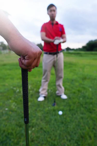 Golfistas Que Jogam Campo Golfe — Fotografia de Stock