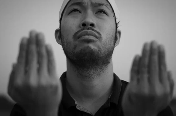 Muslim Young Man Praying — Stock Photo, Image