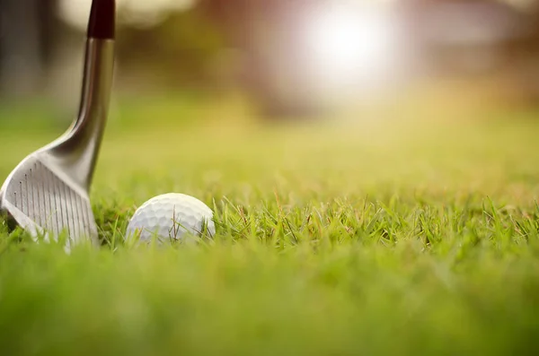 Golfschläger Und Golfball Aus Nächster Nähe — Stockfoto