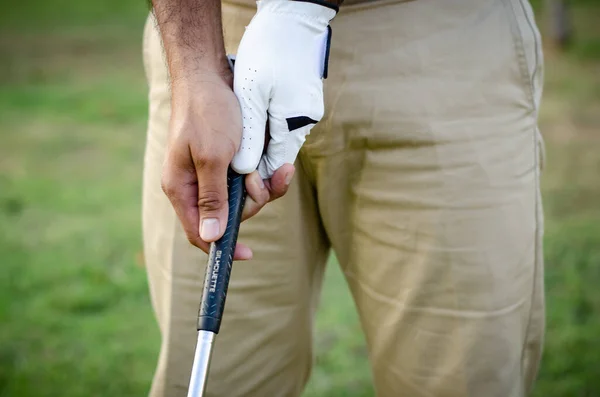 Golfer Spielt Golf Auf Dem Rasen — Stockfoto