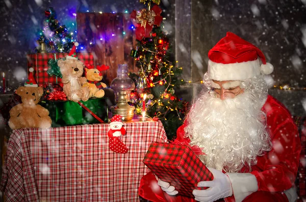 Santa Claus Doma Vánoční Koncept — Stock fotografie