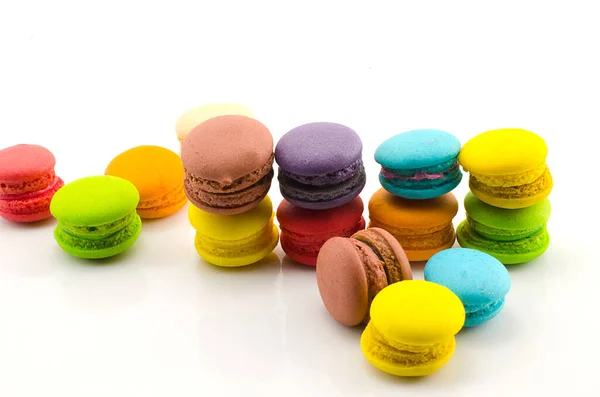 Macaroons Saborosos Doces Isolados Fundo Branco — Fotografia de Stock