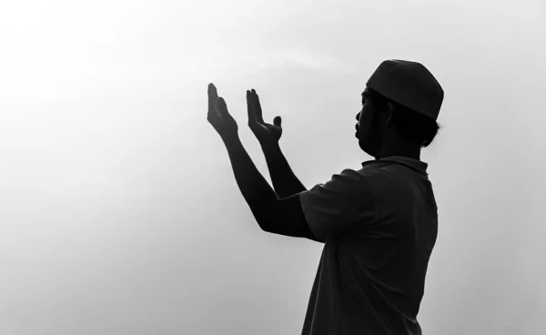 Muslim Pria Berdoa Dekat — Stok Foto
