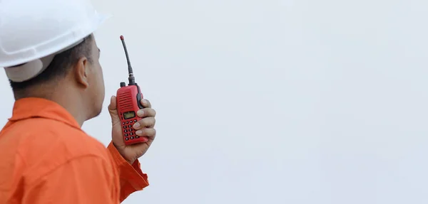 Ingenjör Uniform Och Hjälm Med Walkie Talkie Vit Bakgrund Stockbild