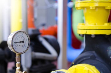 Bir benzin istasyonunu kapatın.