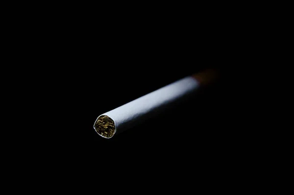 Cigarro Com Fundo Foco Suave Escuro — Fotografia de Stock