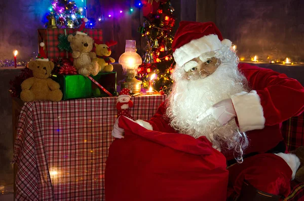 Święty Mikołaj Domu Koncepcja Bożego Narodzenia — Zdjęcie stockowe