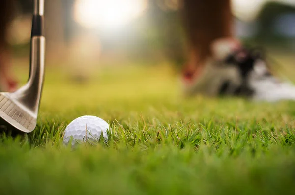 Golfschläger Und Golfball Aus Nächster Nähe — Stockfoto