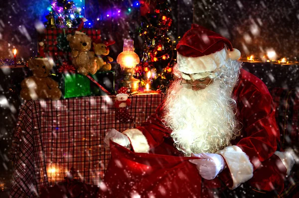 Święty Mikołaj Domu Koncepcja Bożego Narodzenia — Zdjęcie stockowe