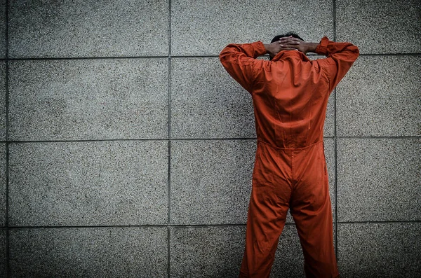 Der Geschäftsmann Ist Die Gefangenen Sind Mit Der Betonwand Abgelegt — Stockfoto