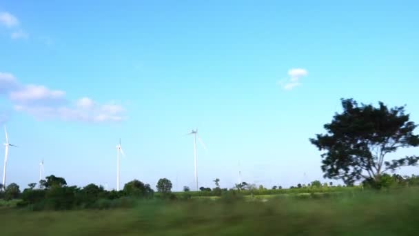 Beelden Het Veld Met Windmolens Heuvels — Stockvideo