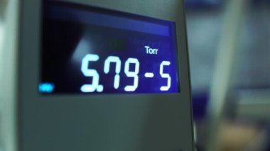 Bilgisayarlı, kablolu ve verili sunucu odasının görüntüleri