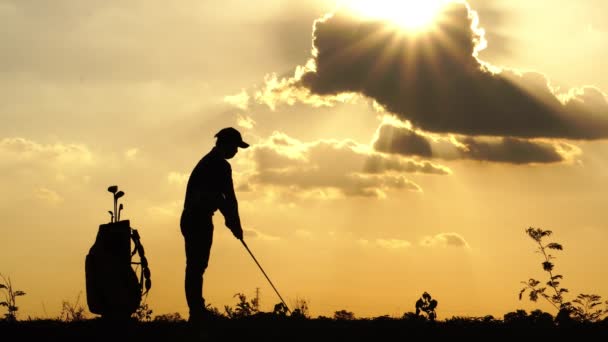 Atleta Golf Silueta Las Hermosas Puestas Sol — Vídeos de Stock