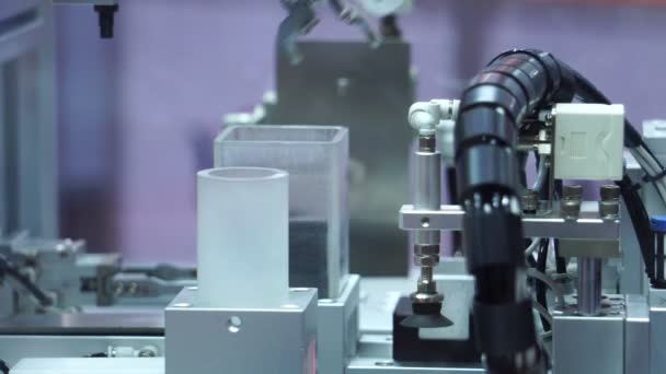Close Dos Robôs Que Estão Sendo Usados Como Parte Indústria — Vídeo de Stock
