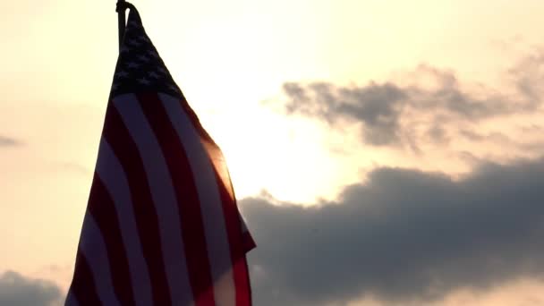 Macha Flaga Usa Tle Zachmurzonego Nieba — Wideo stockowe